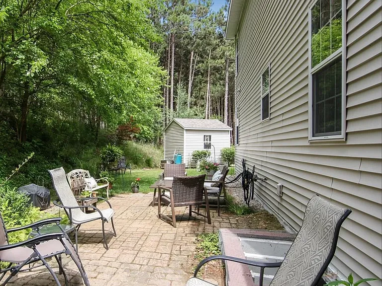 50 Pleasant Ln — Photo 15
