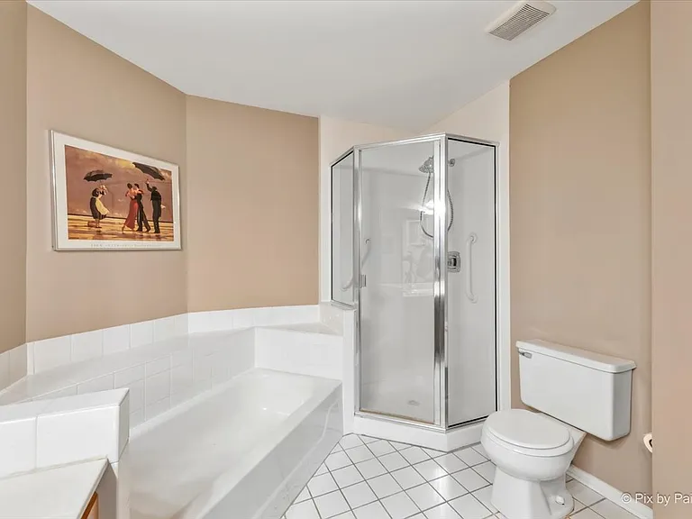 2106 Glasgow Ct — Photo 22