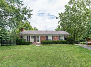 3284 Crater Lake Ct, Lexington, KY 40517