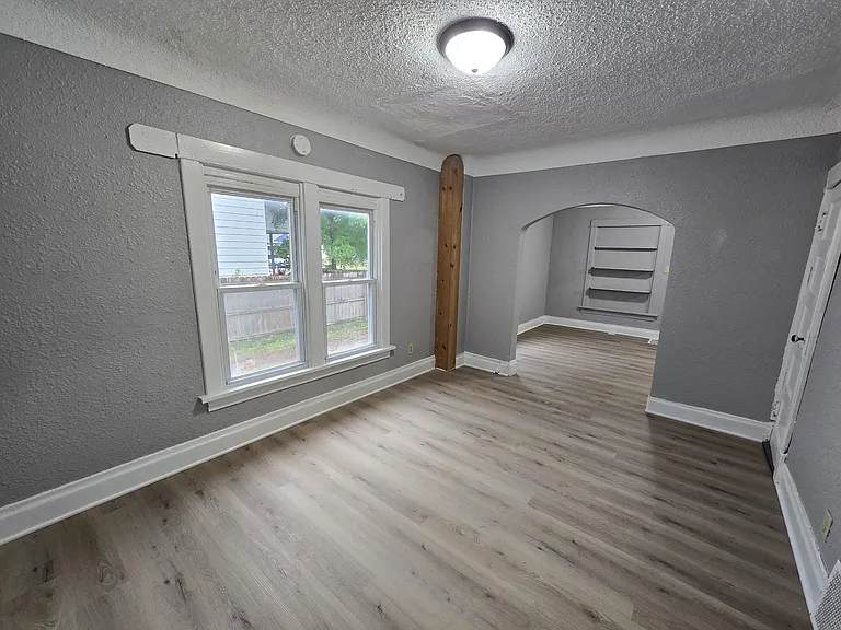 642 Dawson St — Photo 8