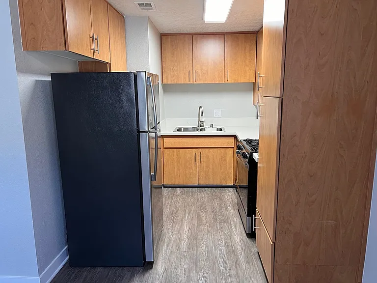 The Circle Apartments at Long Beach — Photo 103