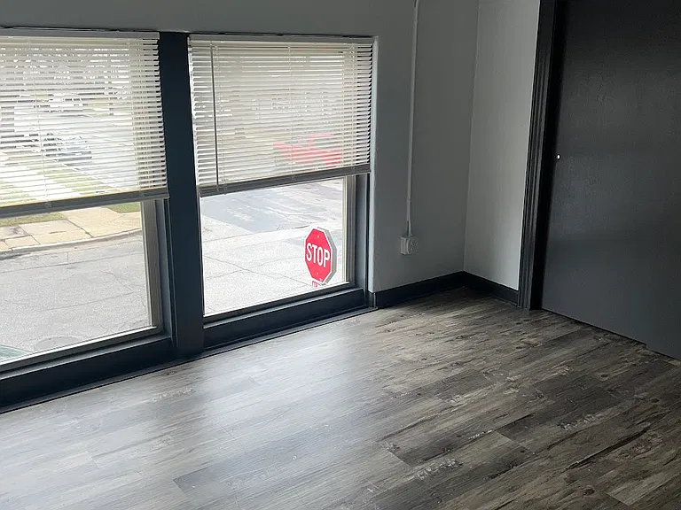 2105 W Lapham St — Photo 8