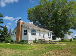 613 Grundy Rd, Cedar Falls, IA 50613