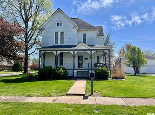 102 W Lorton St, Roodhouse, IL 62082