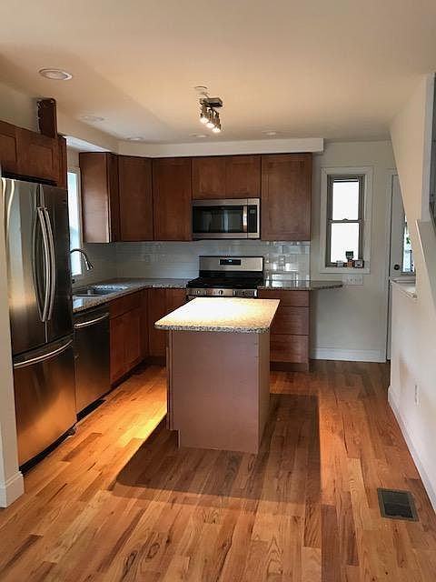 Unfurnished Kitchen (First Floor)