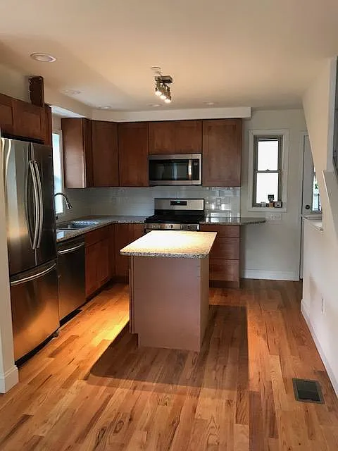 Unfurnished Kitchen (First Floor)
