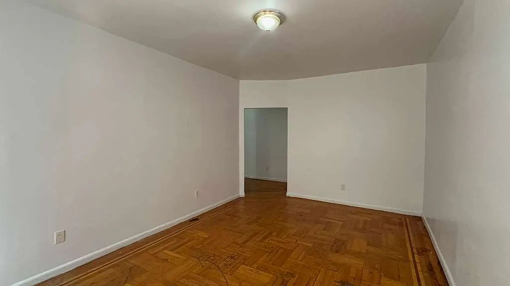 Building Photo - 1520 Sheridan Ave #2F