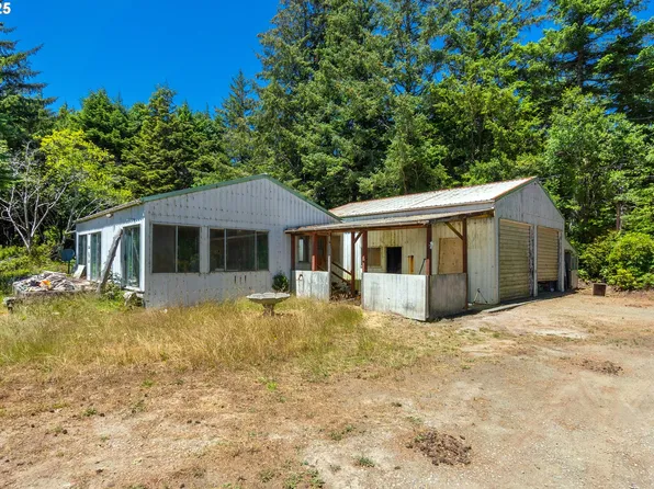 92394 Airport Rd, Sixes, OR 97476