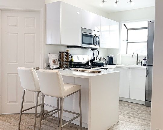 4th image of 1318 N Crescent Heights Blvd APT 210