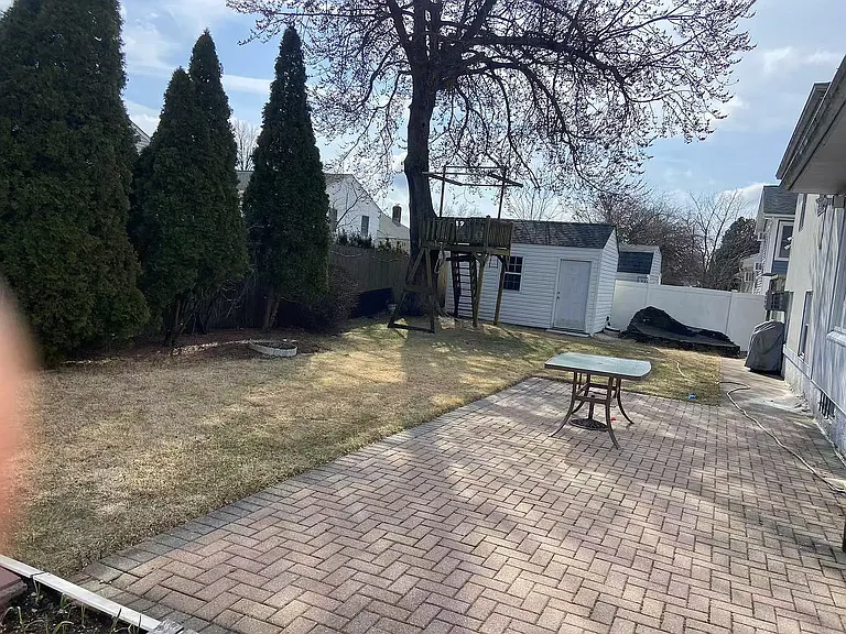 7 Saint Johns Ave — Photo 20