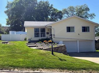 2203 Allan St, Sioux City, IA 51103