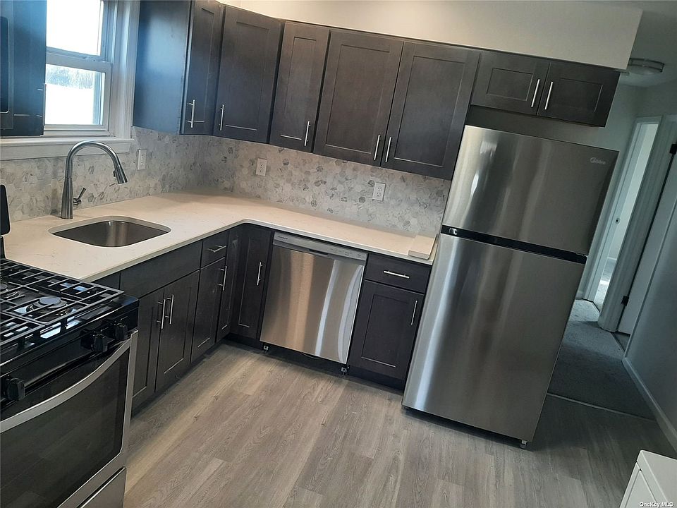 1st image of 121 Nassau Ln #2