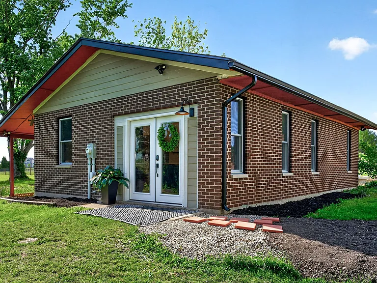 Cornstalk Rd — Photo 1