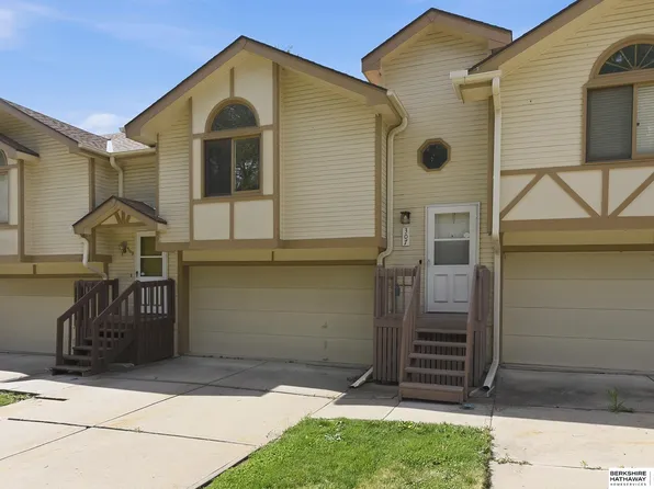 307 E 17th Ave, Bellevue, NE 68005