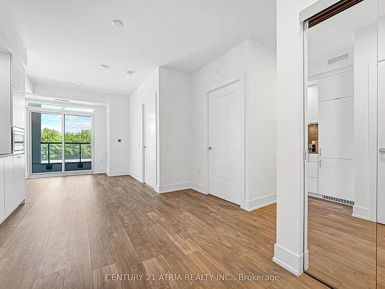 858 Dupont St #306 — Photo 5