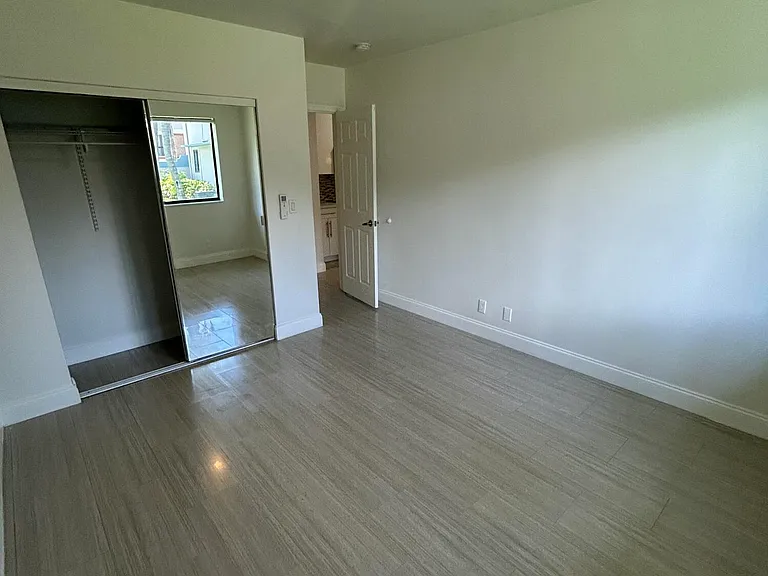 914 NE 15th Ave #2 — Photo 9