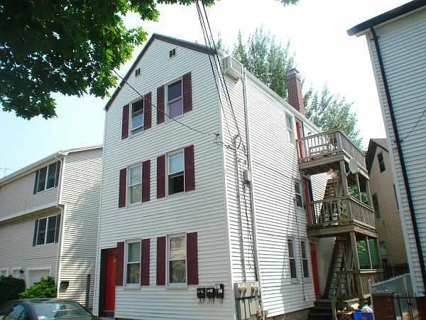 1 bed, 9999 sqft, $2,400 — Photo 2