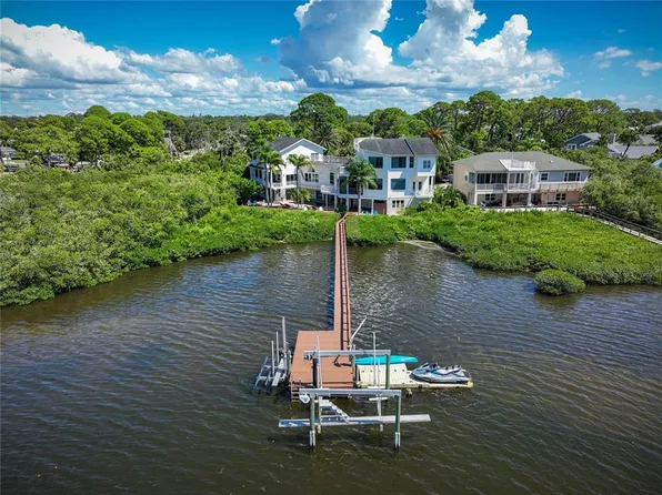 763 Jacqueline Ln, Palm Harbor, FL 34683