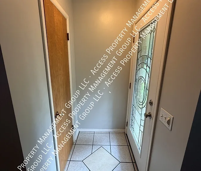 1457 Mayfield Ave NE — Photo 3