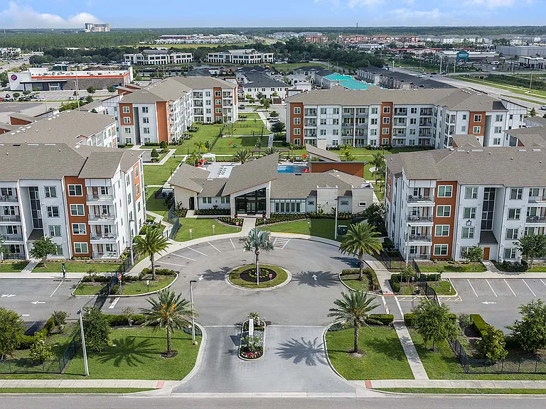 Madison Pointe Apartments — Photo 26