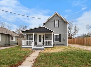 415 Walnut Ave, Osawatomie, KS 66064