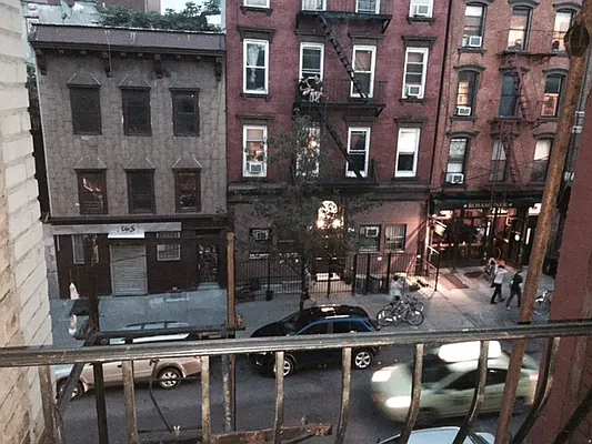 Rented by Premier Metro Realty Corp | media 37