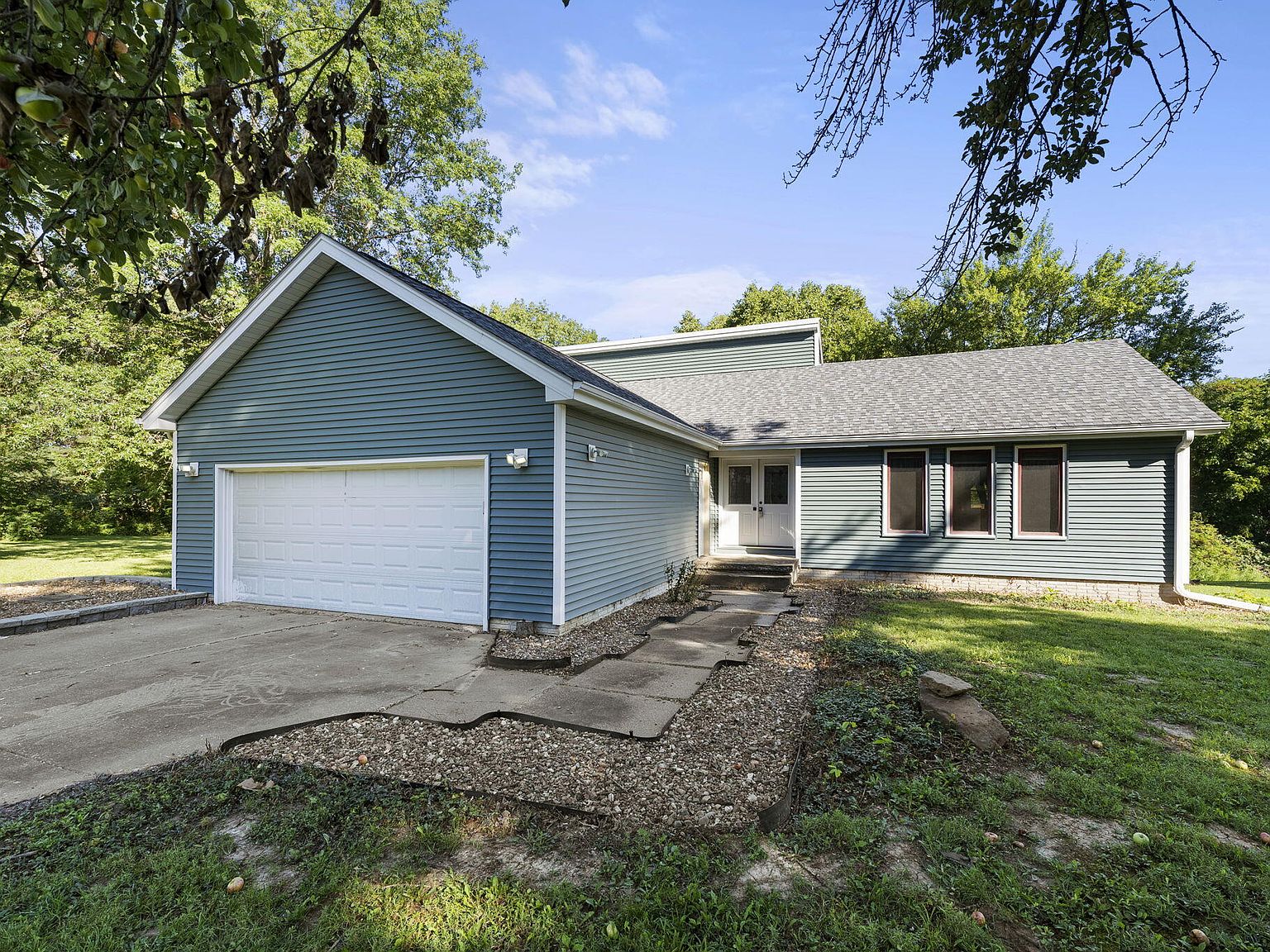 2235 Deer Trail Rd, Muscatine, IA 52761 Zillow