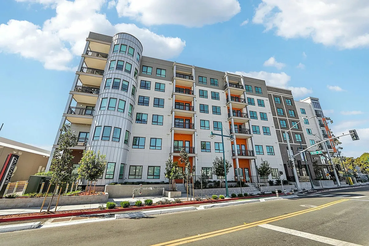 Building Photo - Bayview