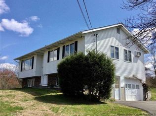 14 Round Hill Rd, Walden, NY 12586