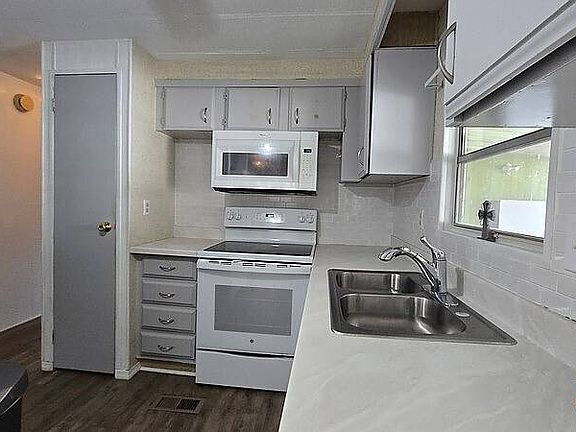 3rd image of 1098 Mango Dr #117