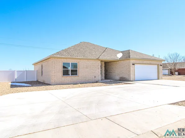 1201 Oakwood Cir, Portales, NM 88130