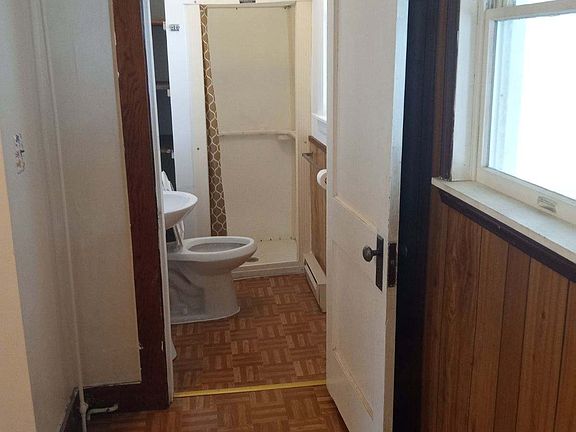 4th image of 331 Pleasant St #12