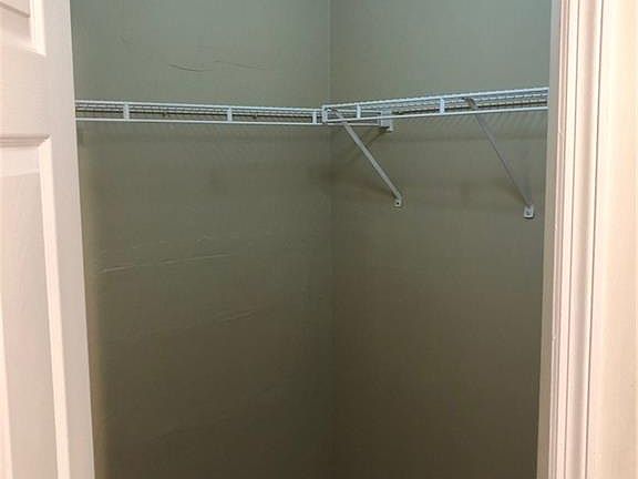 5th image of 629 Bond Ave S