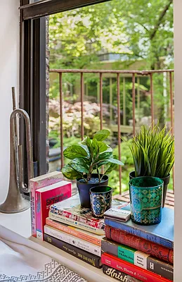 Rented by Compass | media 40