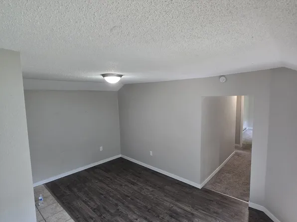 501 6th St S #1/2, Moorhead, MN 56560