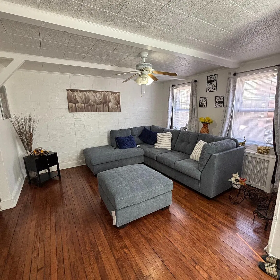 5 bed, 1.5 bath, 1870 sqft, $2,600 — Photo 3