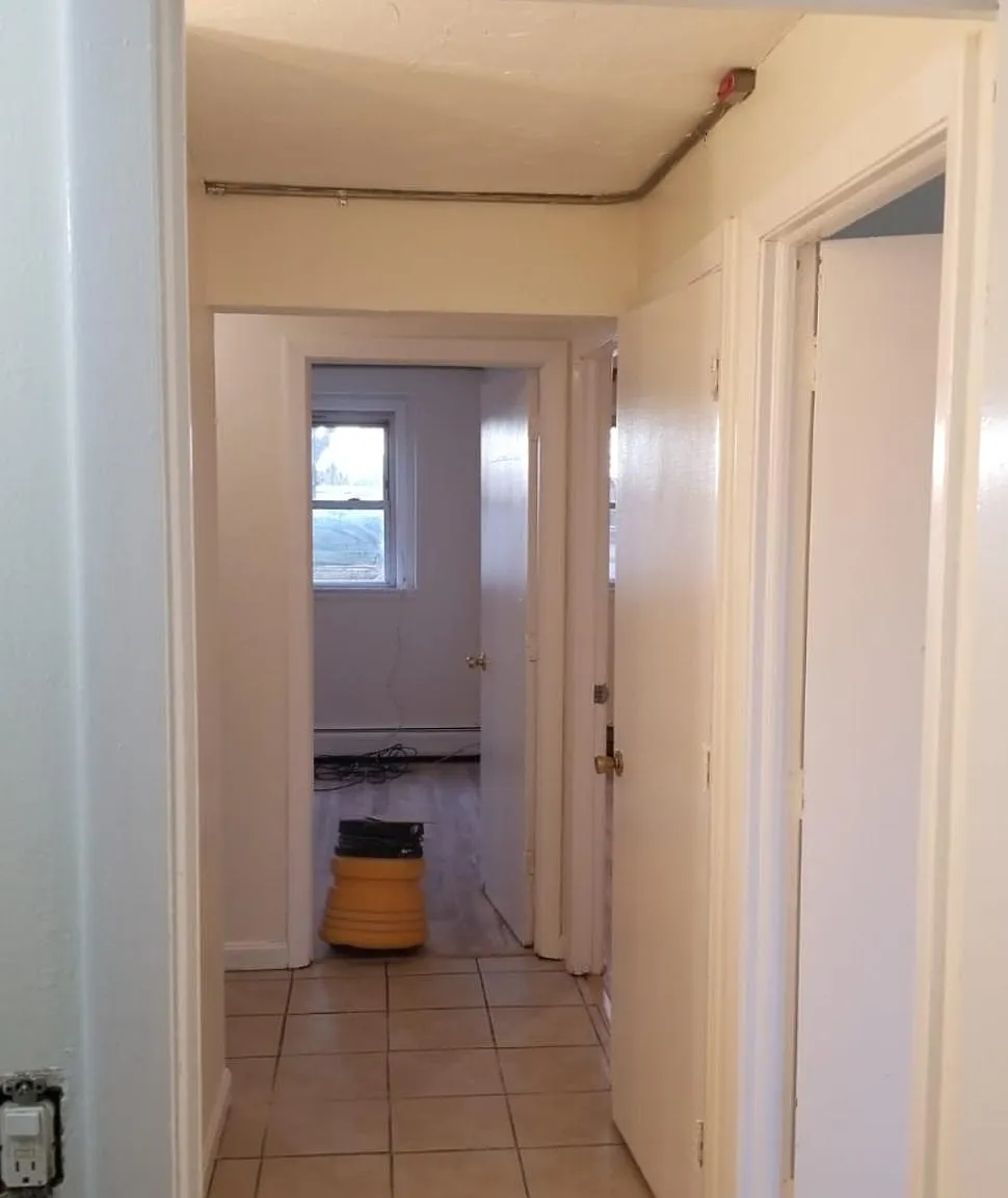 11 Woodbine St — Photo 2