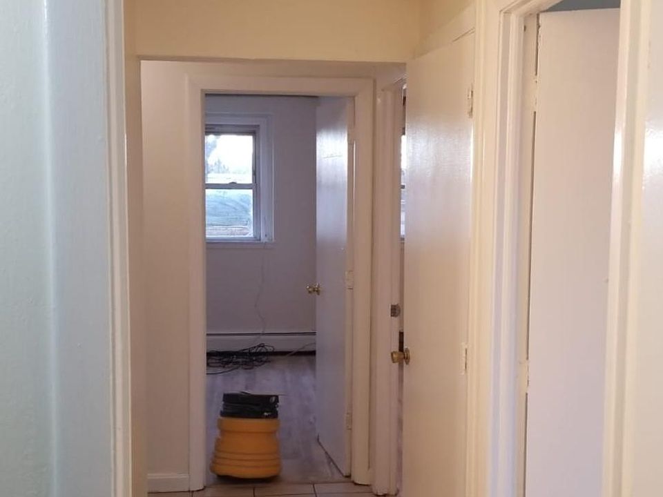 2nd image of 11 Woodbine St #D-2