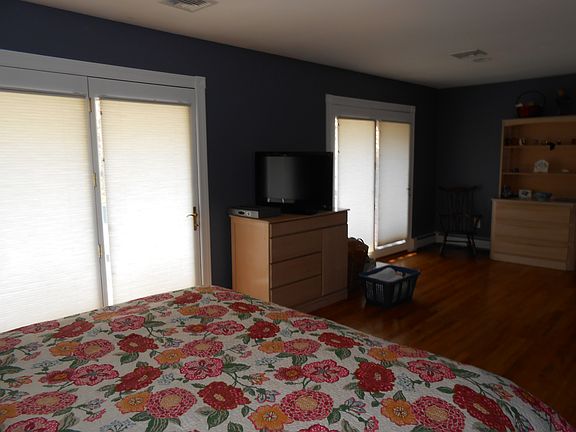 Double Walkout in Master