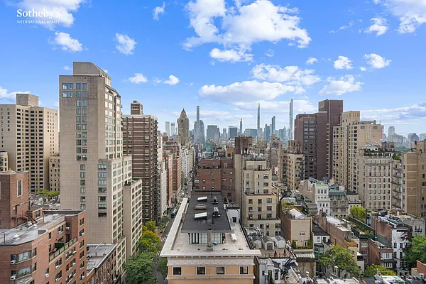 Rented by Sotheby's International Realty | media 38