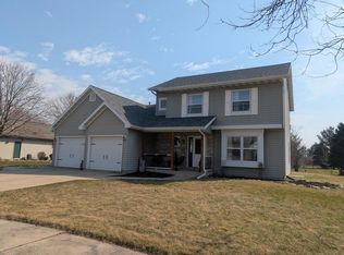 121 Evergreen DRIVE, Delavan, WI 53115