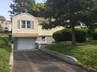 11 Fitch Ln, Riverside, CT 06878