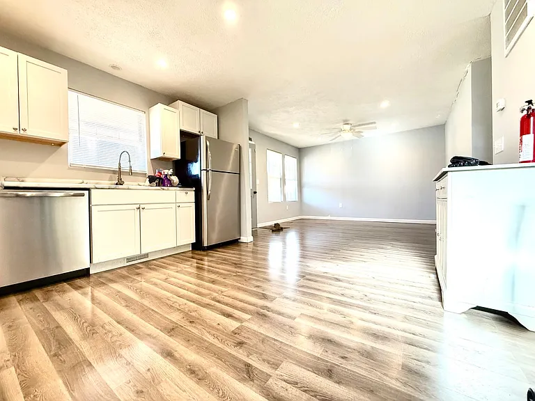 424 N Hay St — Photo 8