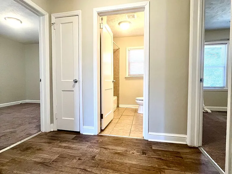 905 Poplar Dr — Photo 8