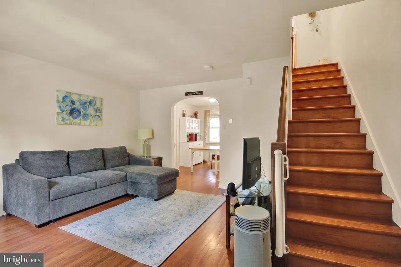 2 bed, 865 sqft, $1,625 — Photo 2