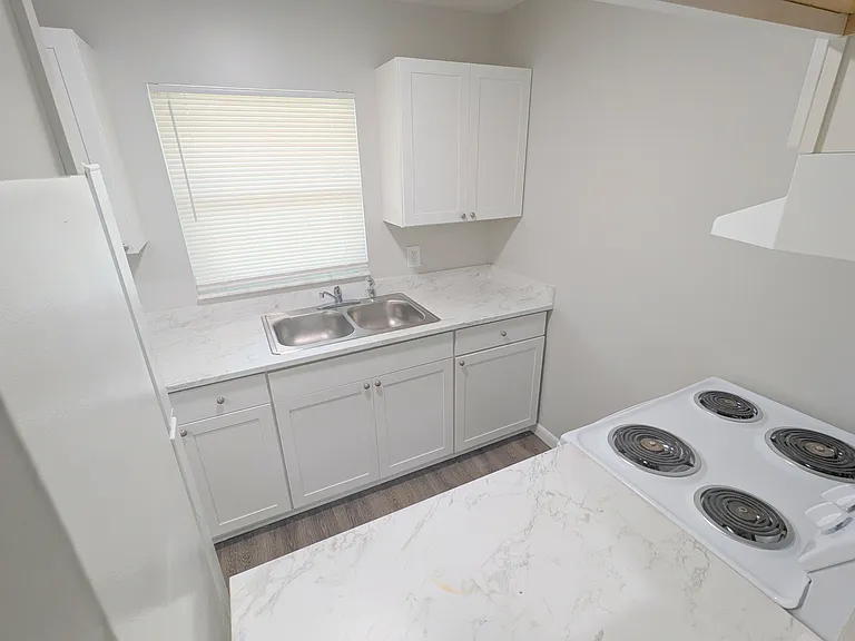 3031-3045 Springfield Ln #3043 — Photo 6