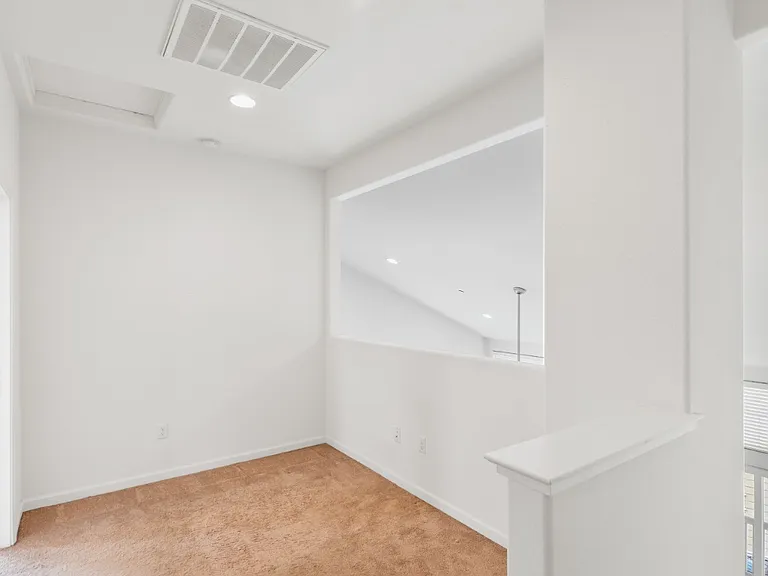 131 Sapphire Ln — Photo 19