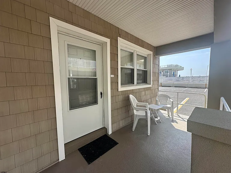 9010 Atlantic Ave #112 — Photo 3