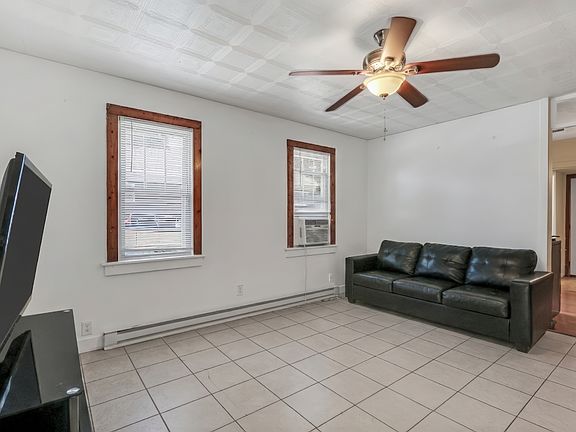 3rd image of 117 Roosevelt Ave