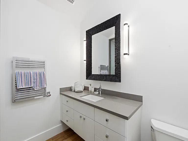 2552 Sheltingham Dr — Photo 19